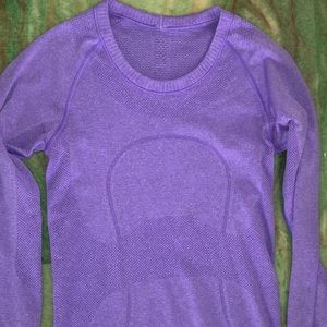 Long sleeve lululemon swiftly tech shirt